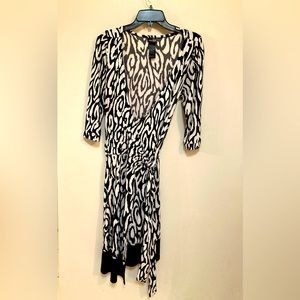 Bisou Bisou midi-length flowy wrap dress in pretty black/white pattern